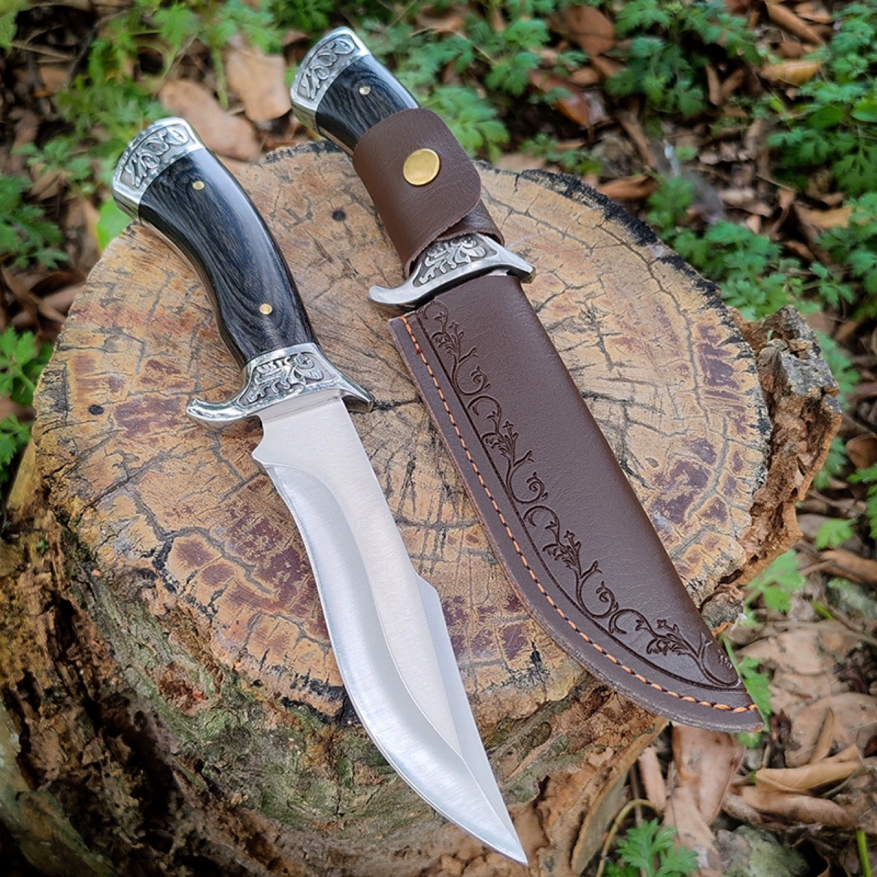O1CN01B8d4YY2C4sIzO6vG9_2217047748421-0-cib.jpg_.webp Outdoor survival knife high hardness with knife sheath multifunctional camping small straight knife